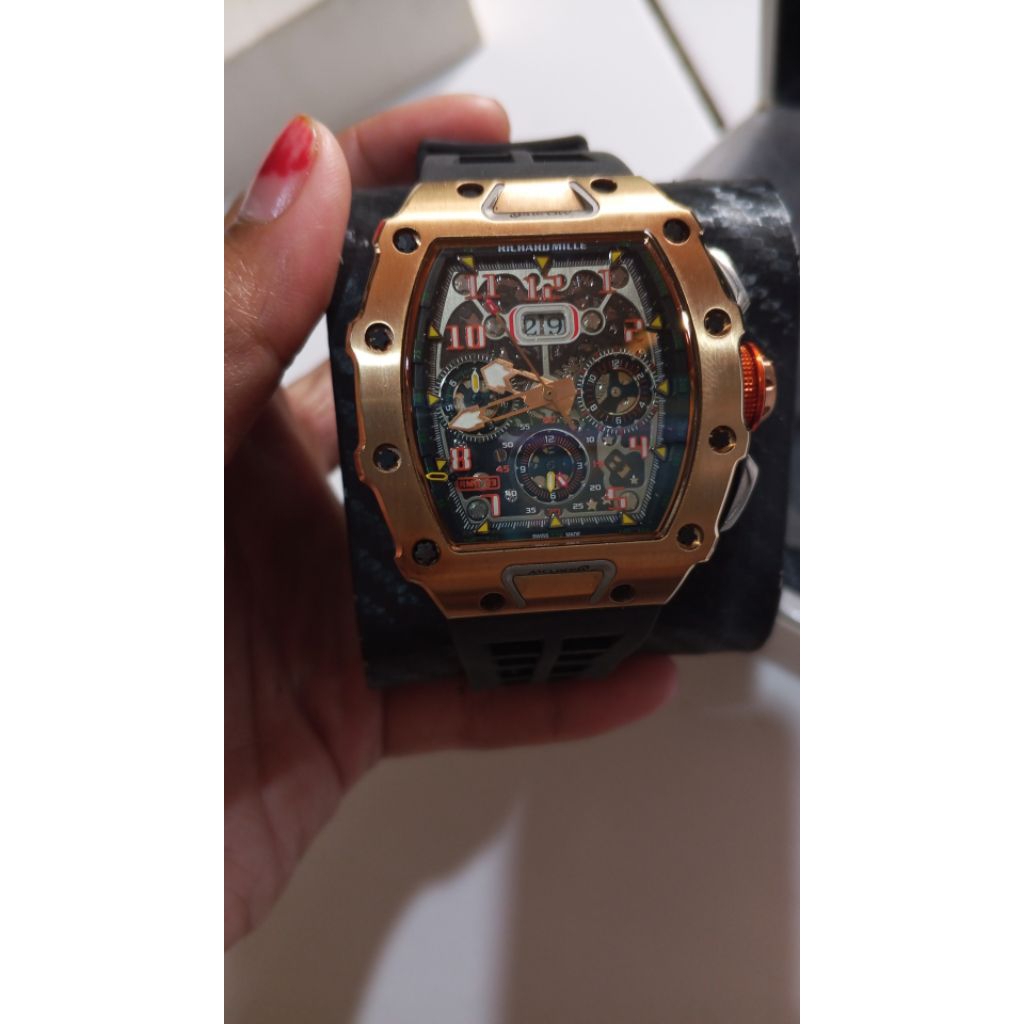 Jam tangan RM pria