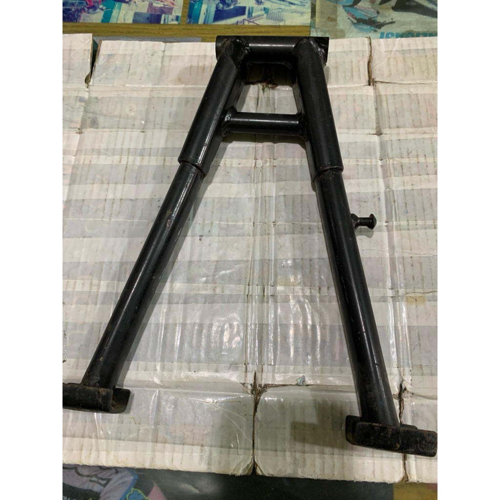 BEST~ Standar Tengah komplit Dua 2 Set Standar Tengah komplit Dua 2 Set RX KING RXK RXKING HITAM Ori