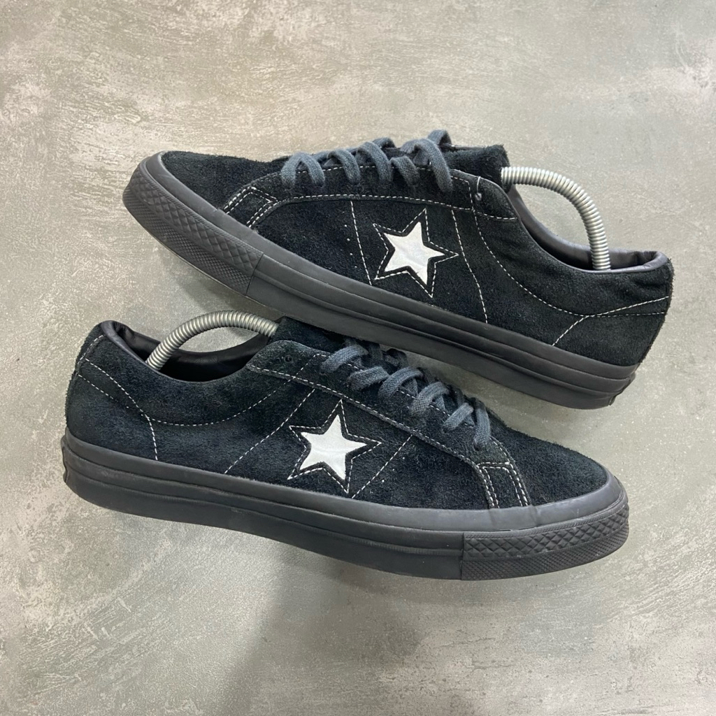 [Size 43] Converse One Star Suede OX Black Full Black Triple Black (165956C) Second Original. Harga 