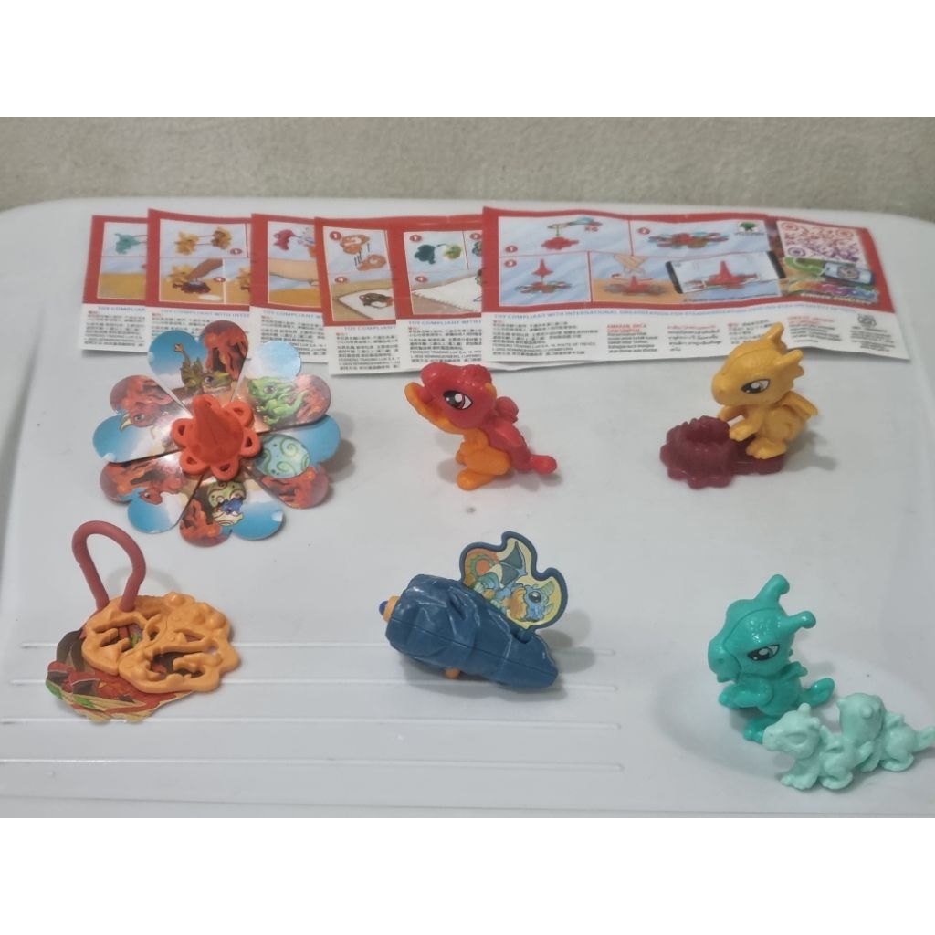 mainan kinder joy - surprise egg - BOY GIRL (hanya mainan saja) Dinosaurus dino series