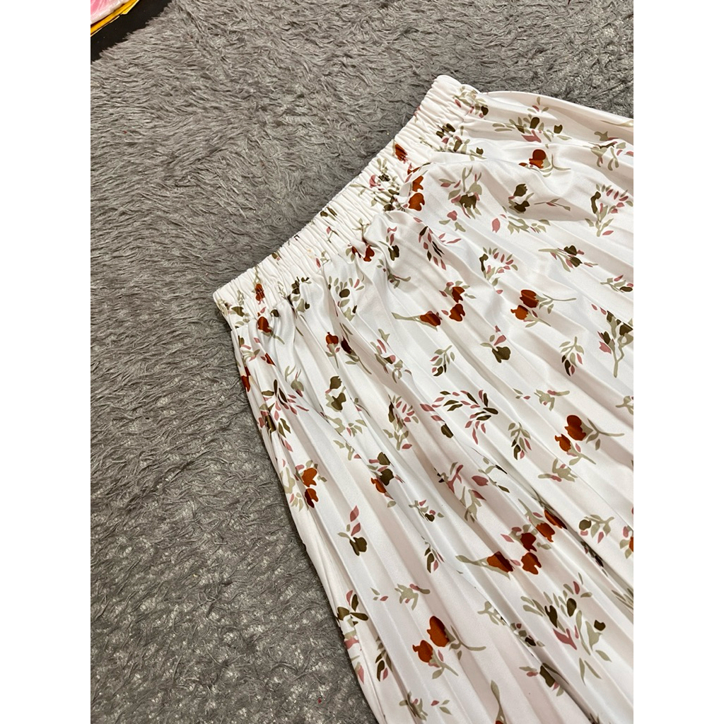 Rok Plisket preloved