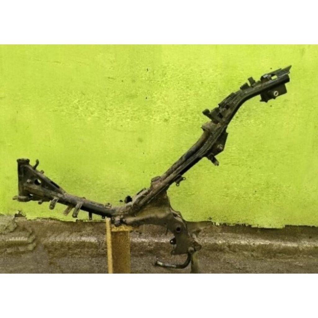 rangka frame sasis motor Yamaha Vega lama biasa di pnpkan di fiz r
