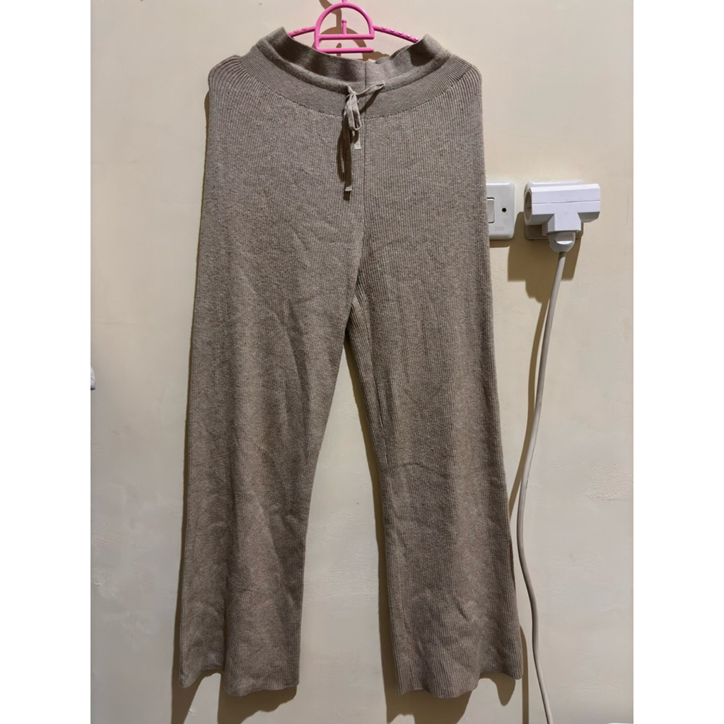 Celana rajut Ribbed Washable uniqlo