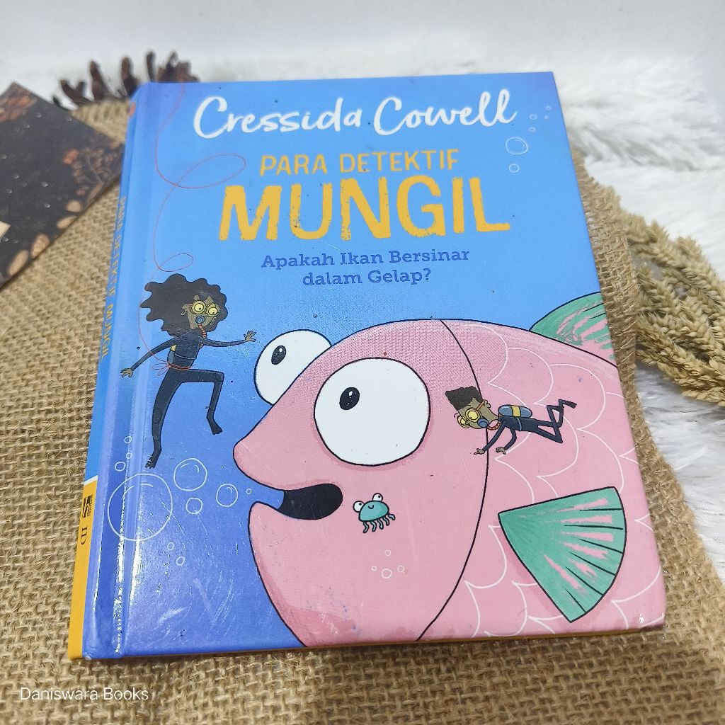 Buku Cressida Cowel Para Detektif Cilik Apakah Ikan Bersinar dalam Gelap?