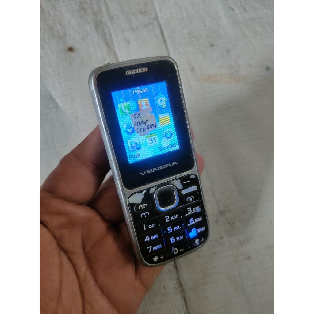 HP venera 152 hidup LCD garis