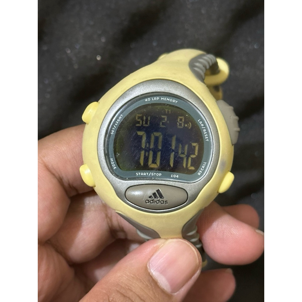 Jam adidas jam vintage bukan nike triax