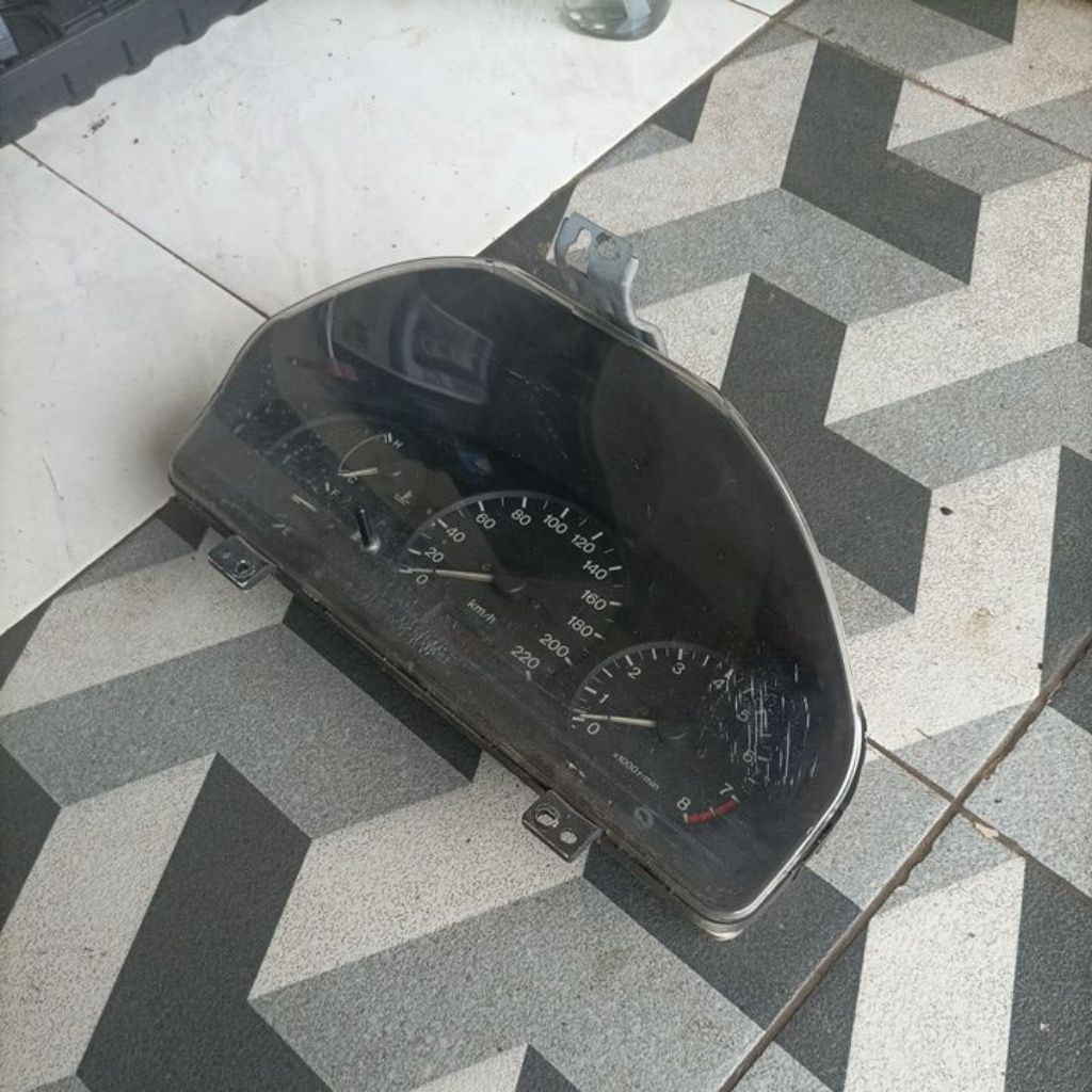 speedometer mazda 323 familia