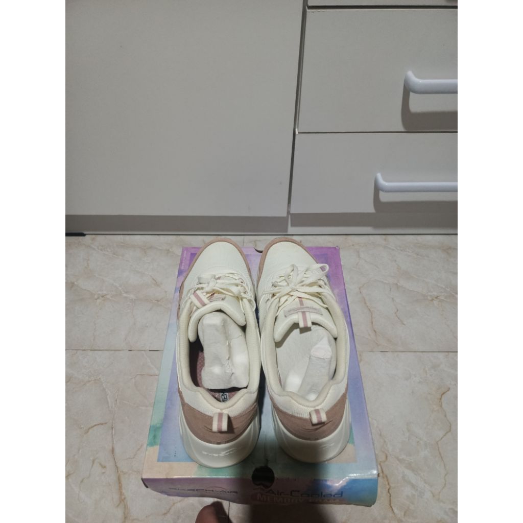 Sepatu Wanita Skech-Air Court Women's Sneakers - Natural