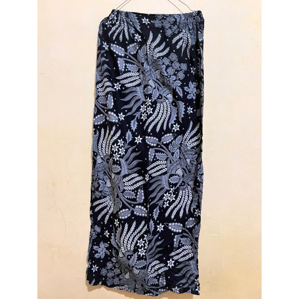 PRELOVED ROK BATIK | PRELOVED ROK BARIK WANITA | PRELOVED ROK WANITA | PRELOVED ROK SPAN BATIK | PRL