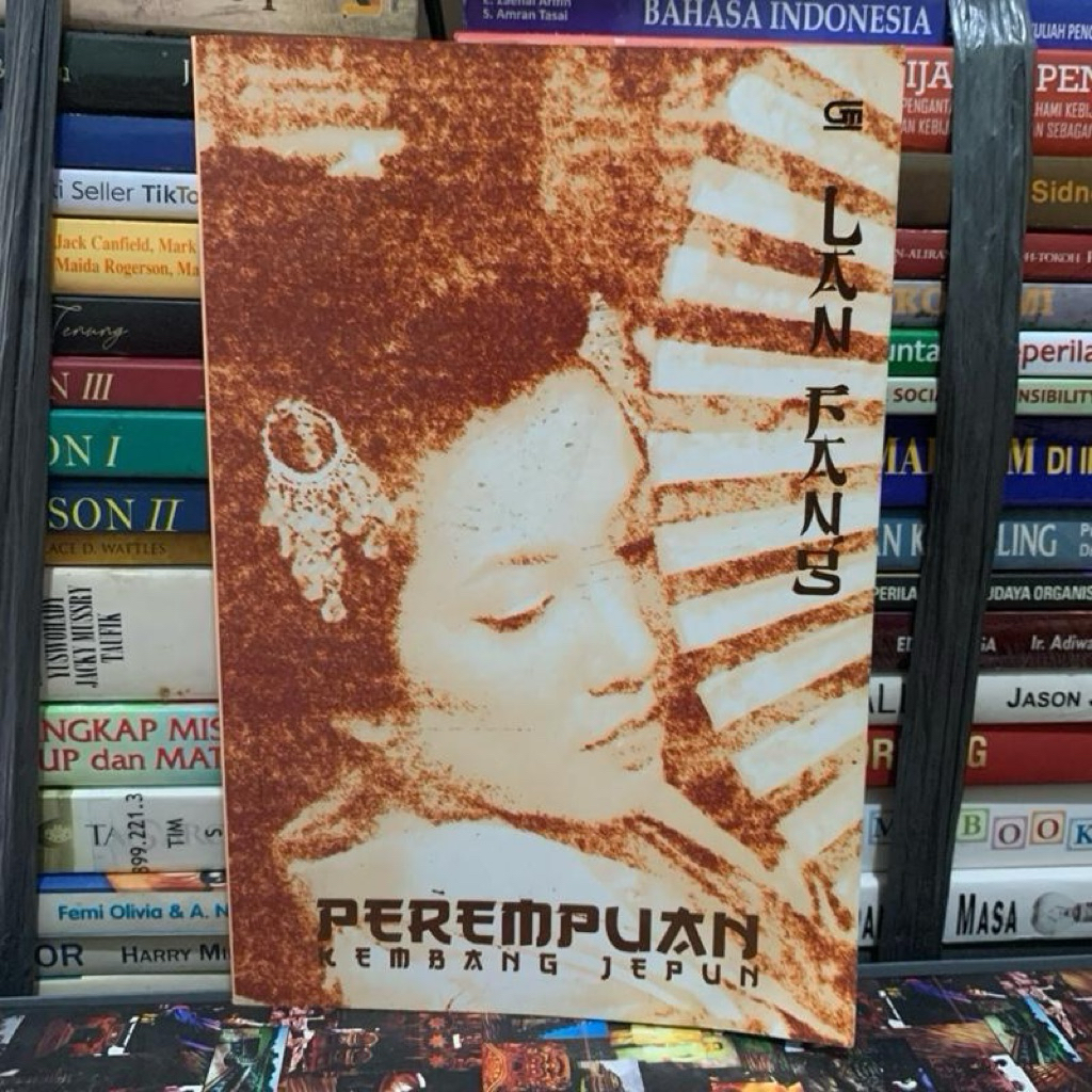 Perempuan kembang jepun by Lan fang ORIGINAL