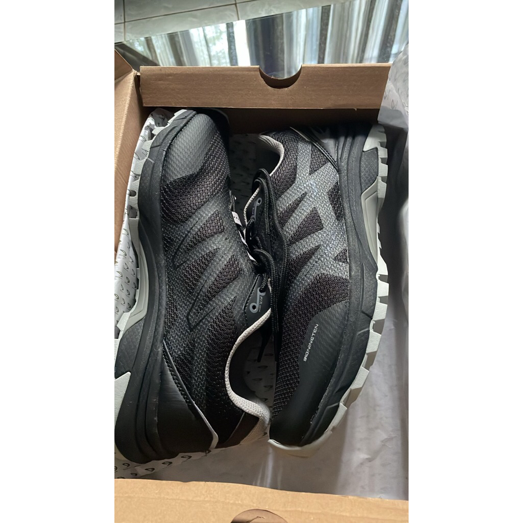 sepatu 910 yuza hitam