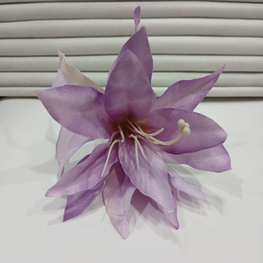 cucuk bunga lily untuk hairdo sanggul bali/ aksesoris rambut
