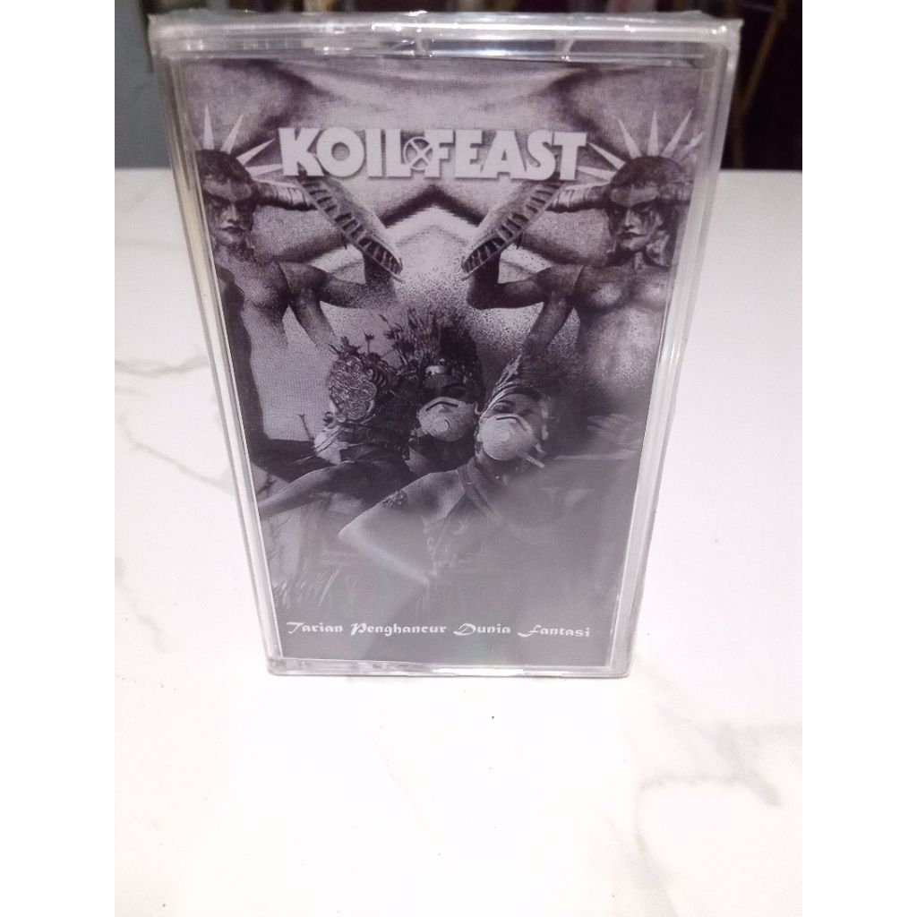 Kaset Koil x Feast “Tarian Penghancur Dunia Fantasi "