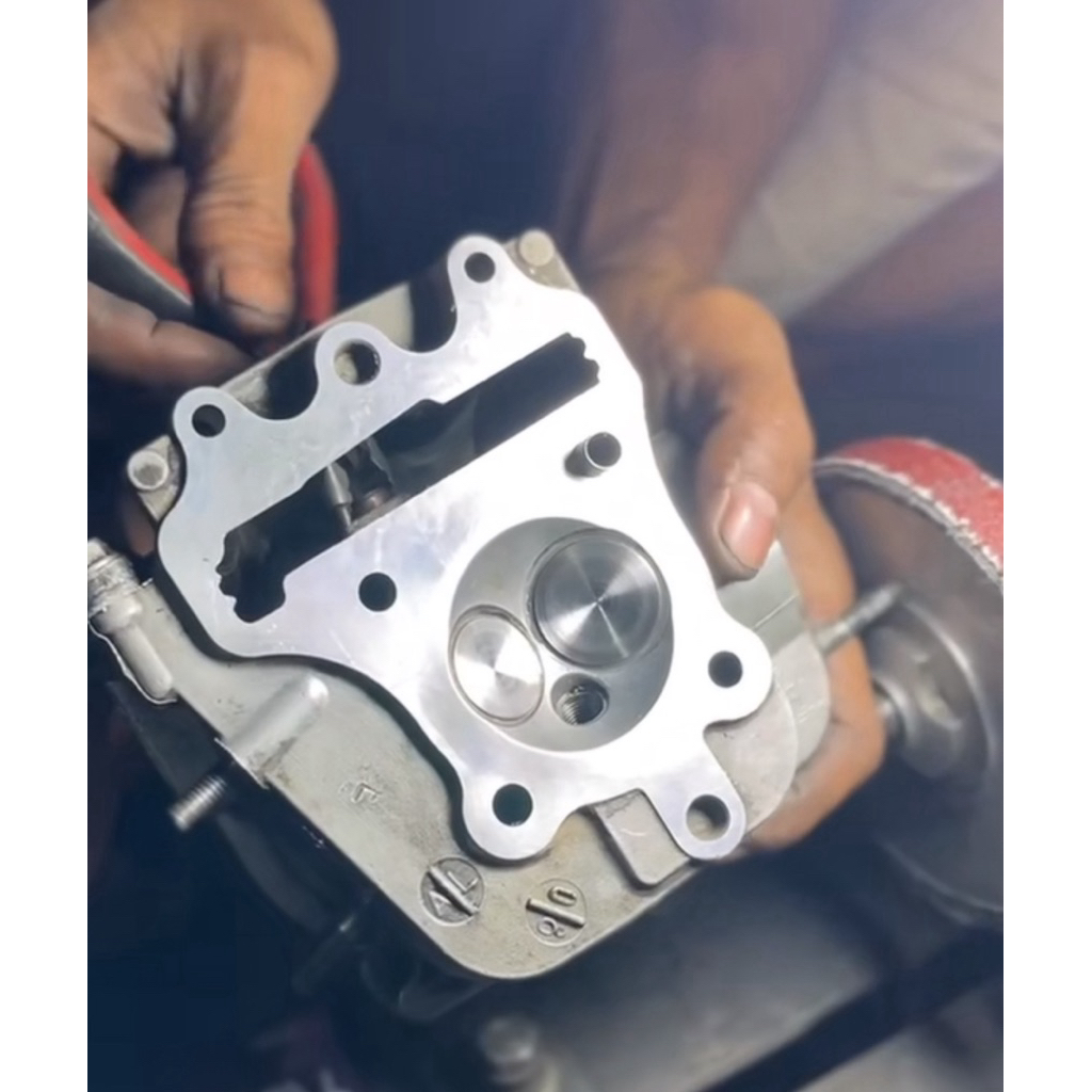 head beat karbu sudah porting&klep klx (tidak dengan noken as per klep)bisa request spek