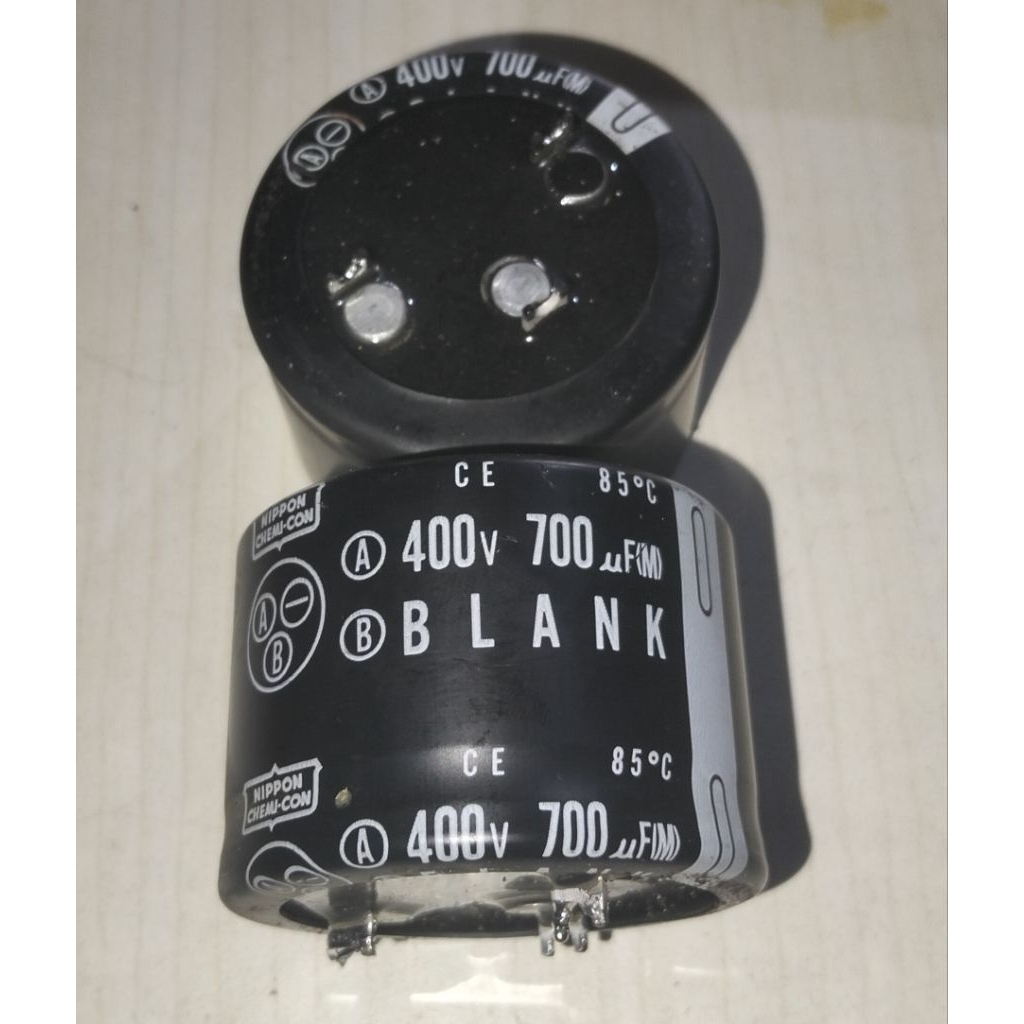ELCO 400V 700UF T 3.5CM D 5CM BEKAS