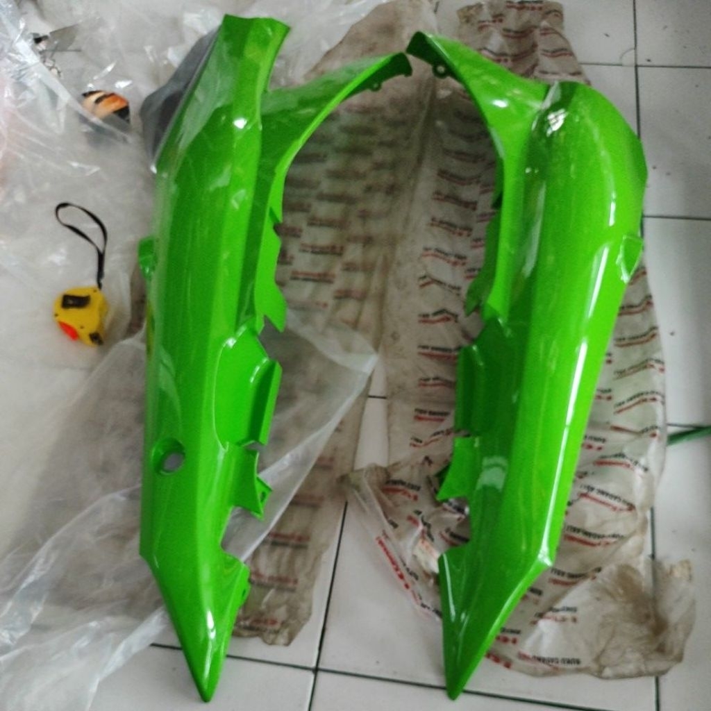 body belakang blitz r joy hijau original kawasaki 1 set kiri kanan