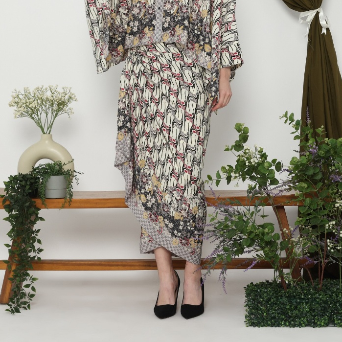 Lyne Halim Dobby Draped Wrap Skirt - Rok Lilit Batik Wanita, SKT-8446 ( Skirt Only )