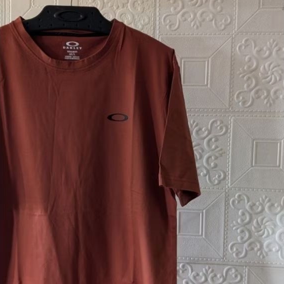 Original Oakley Small icon Tee Grenache