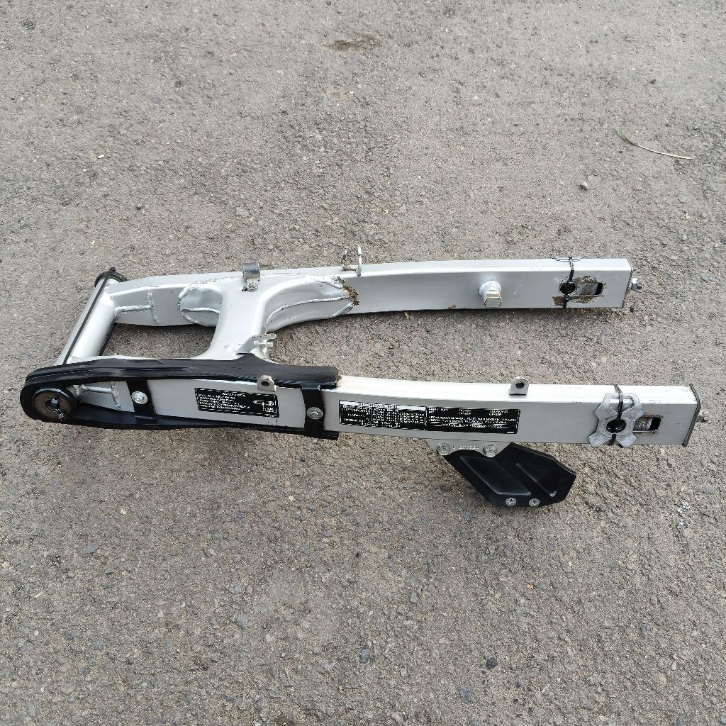 Swing arm CRF 150L Original (bekas)