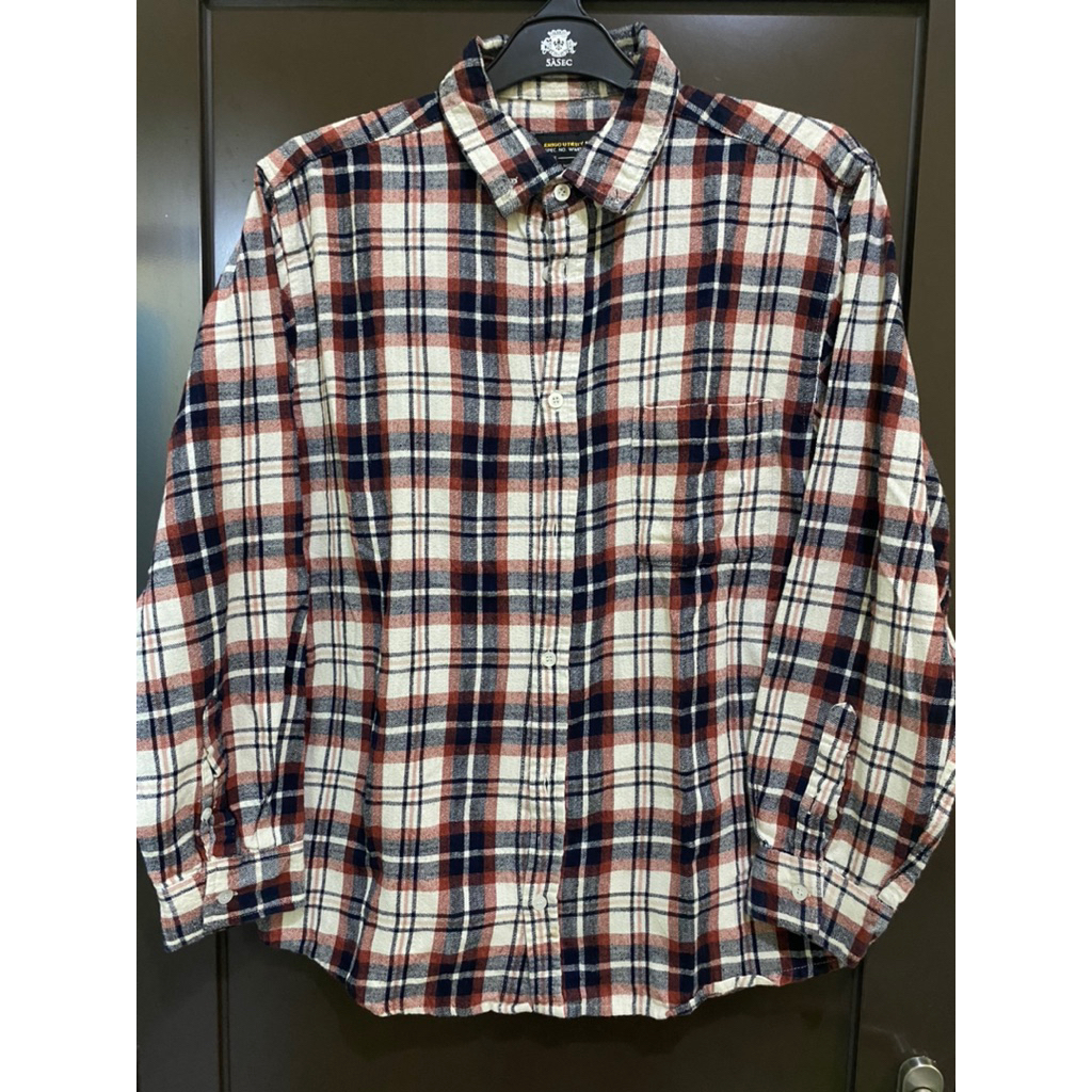 SECOND - KEMEJA FLANNEL ERIGO SIZE XL PUTIH MERAH HITAM