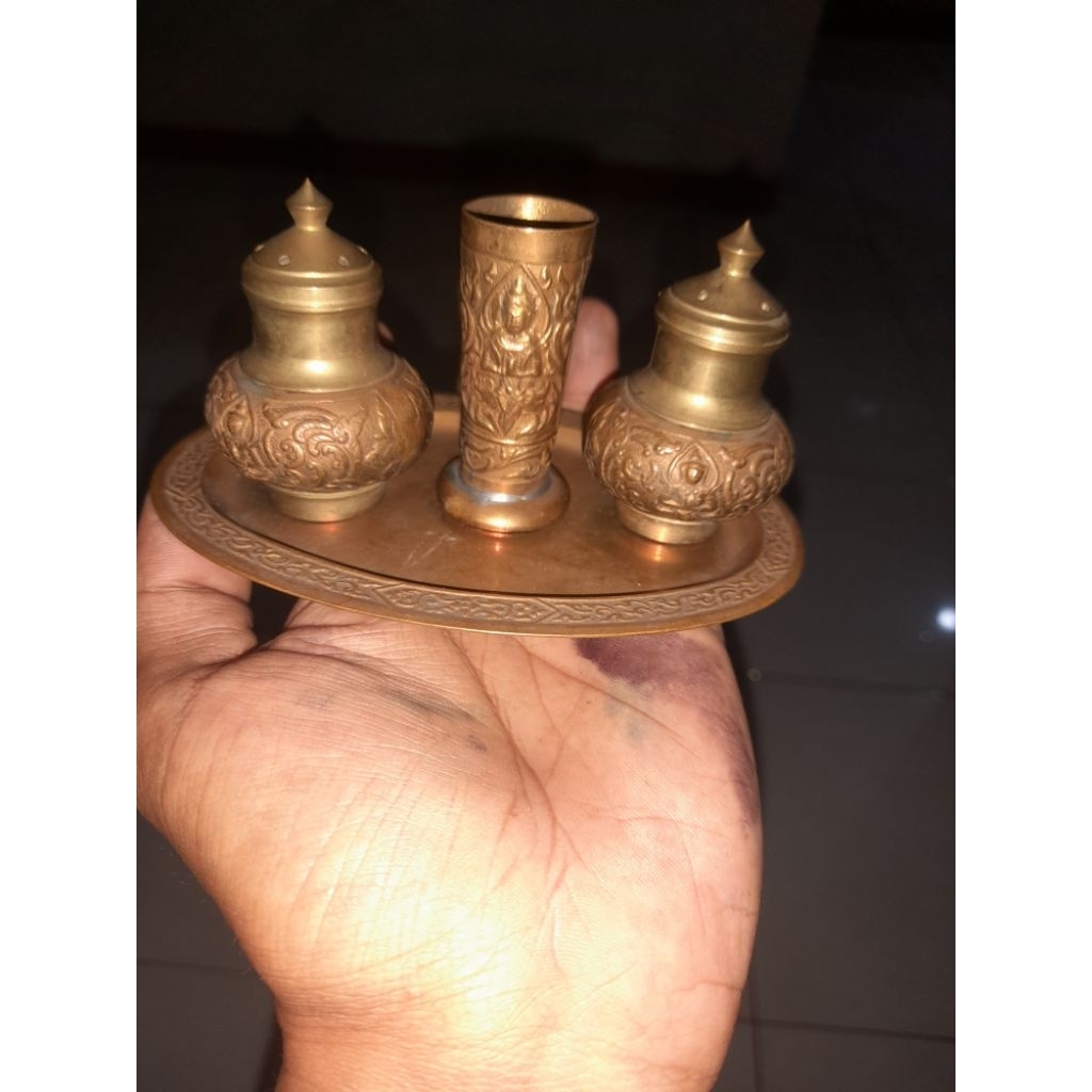 kinangan kuningan antik