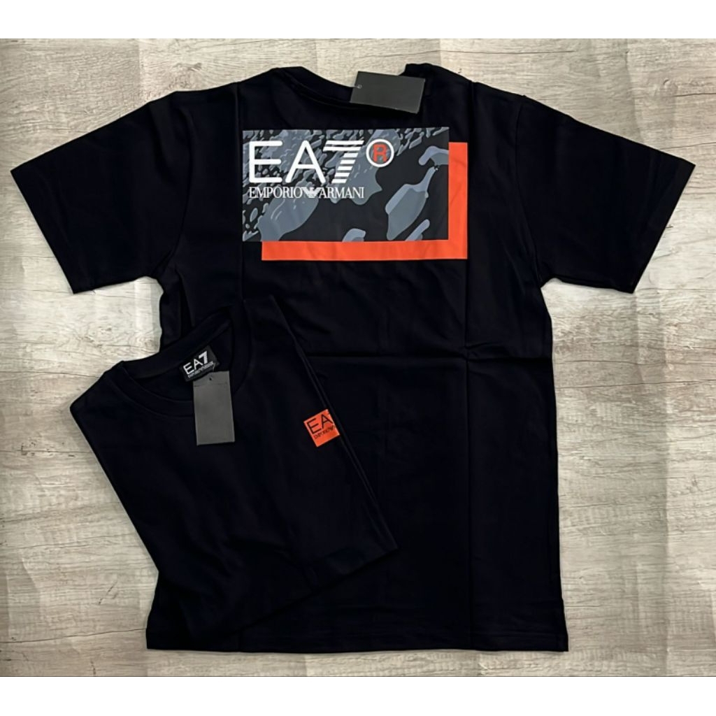EA7 Emporio Armani Kaos premium 24s Pria Hitam dengan Desain Camo Trendy dan Stylish