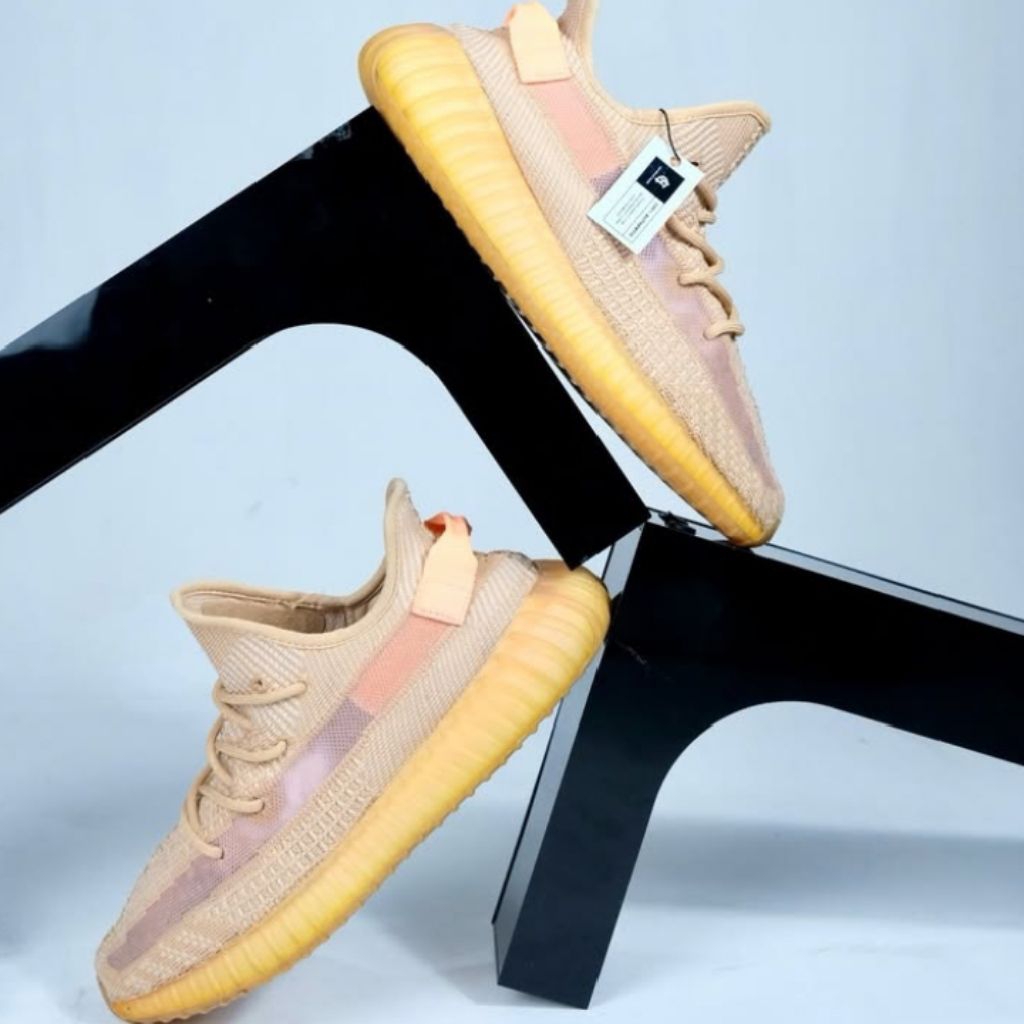 YEEZY 350V2 CLAY