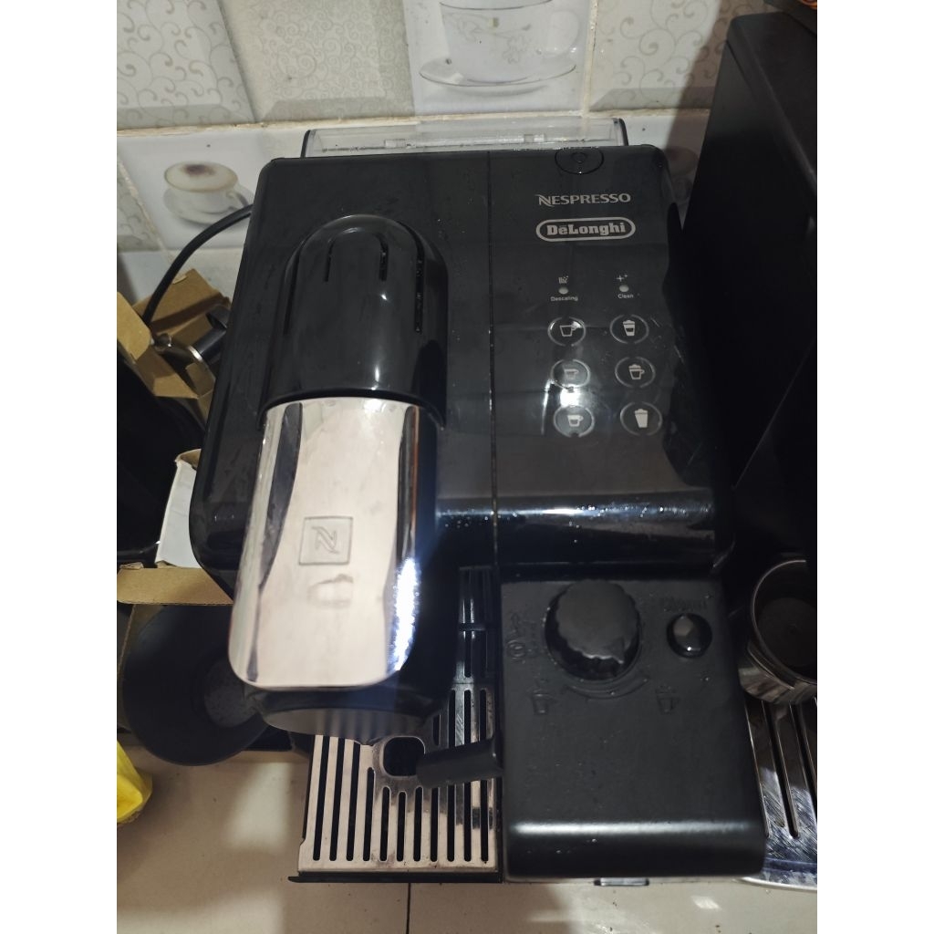 Mesin Kopi Nespresso Lattissima touch preloved second bekas