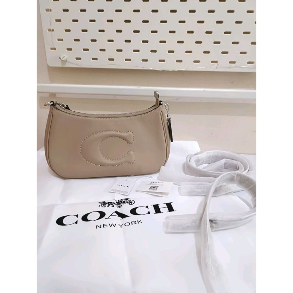 Tas Coach teri shoulder bag taupe (Preloved good condition)