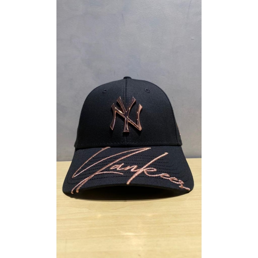 Topi Original New Era NY Yankees 9Forty - Hitam, Gold