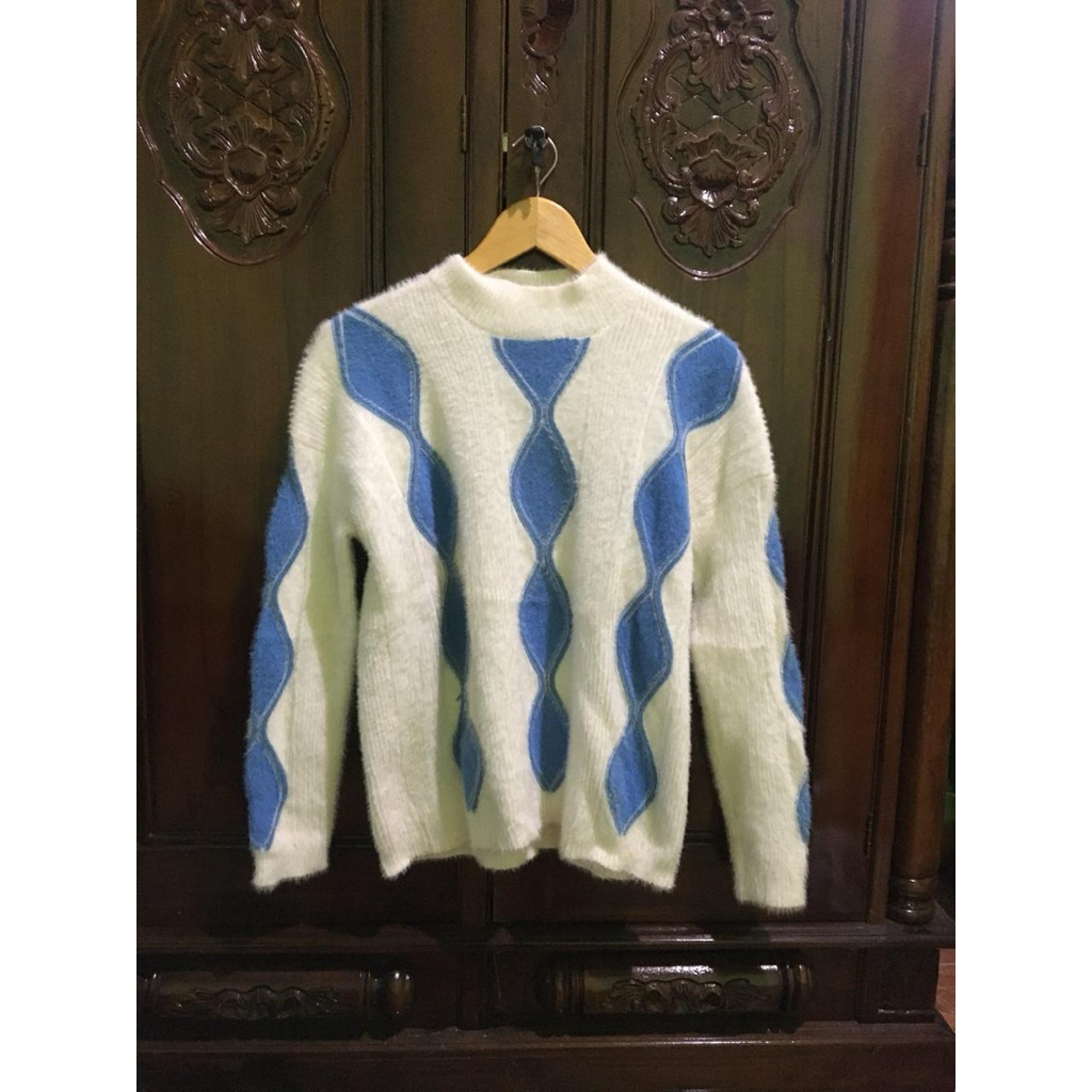 Sweater rajut fuzzy