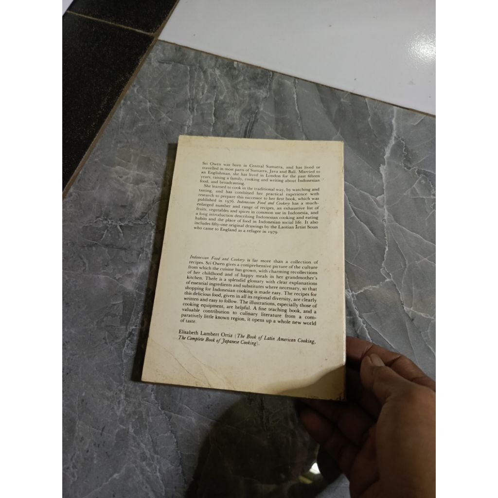 Indonesian Food and Cookery-Sri Owen-Di GB2 A7