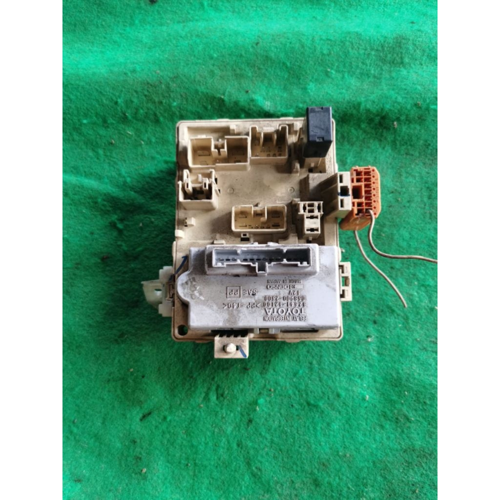 fuse box sekring dalam Toyota All New Corolla AE111
