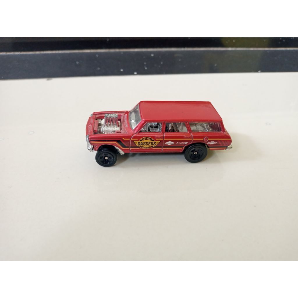 Nova Wagon Gasser merah loose
