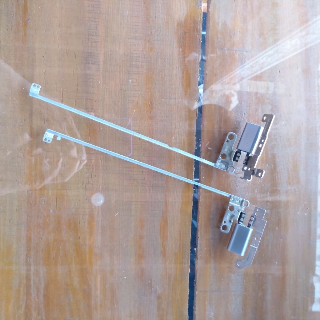 engsel laptop dell Inspiron 13-7359