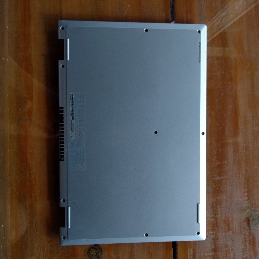 casing bawah dell Inspiron 13-7359