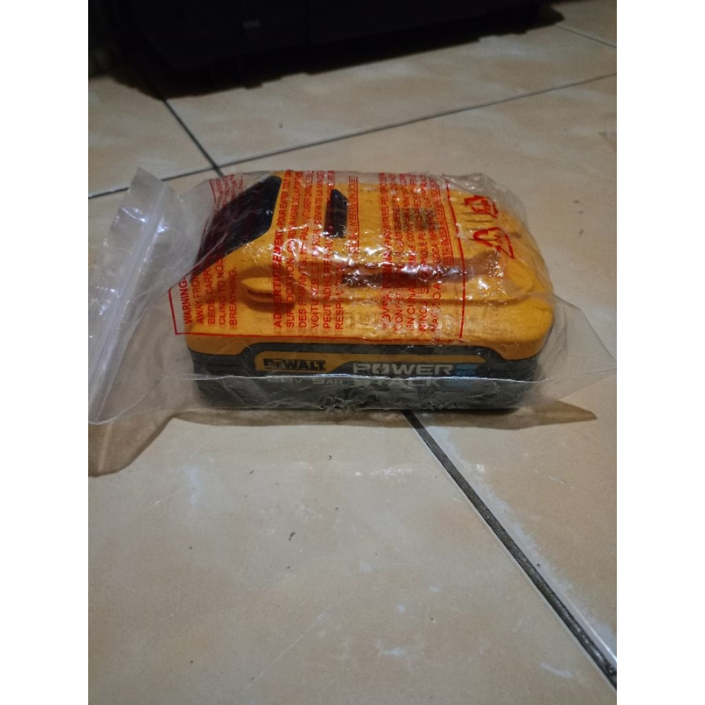 DeWalt DCBP520-B1 powerstack 20V (max)Kapasitas 5ah