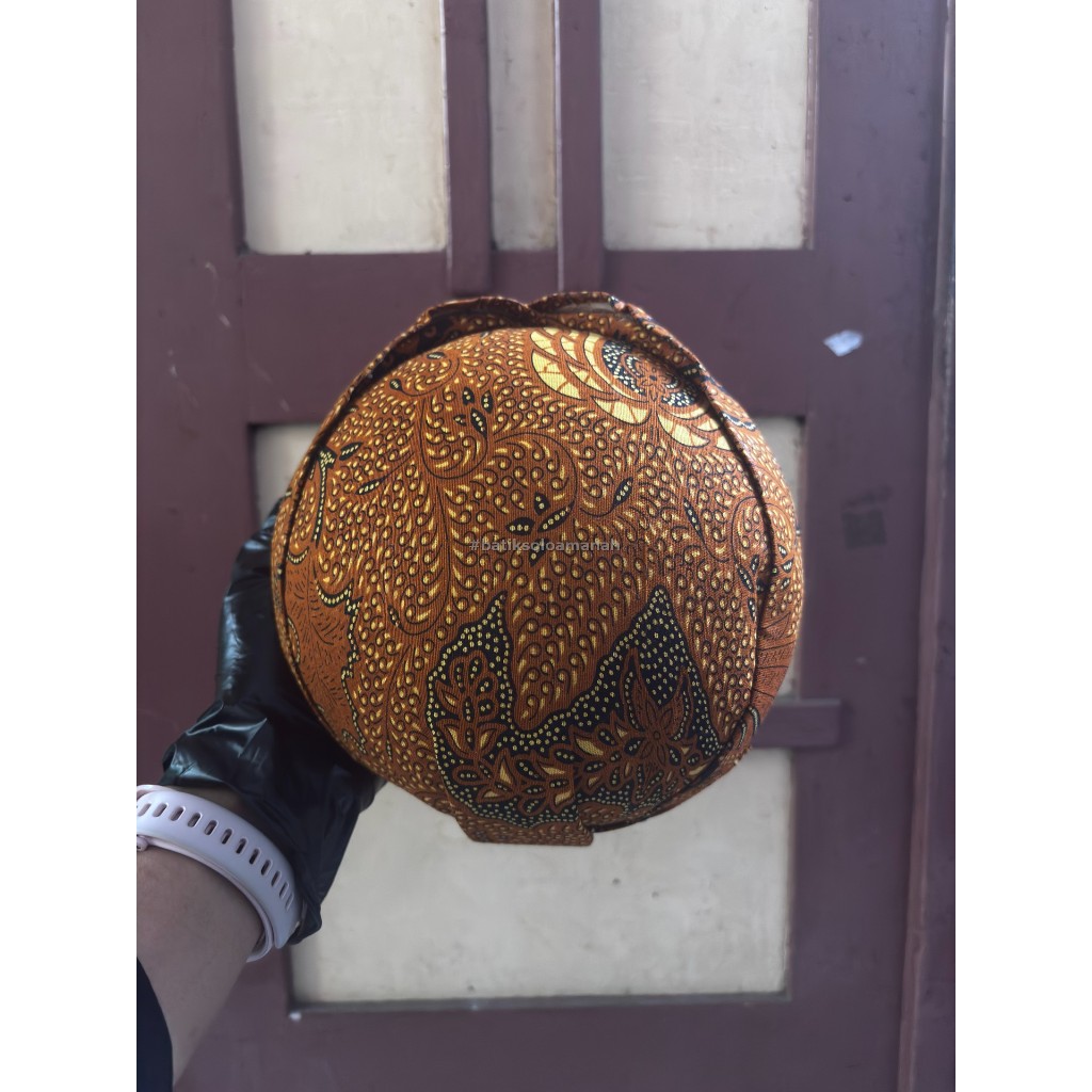 BLANGKON SOLO MOTIF WAHYU TUMURUN SOGAN ANASTASSIACHRISTANTI