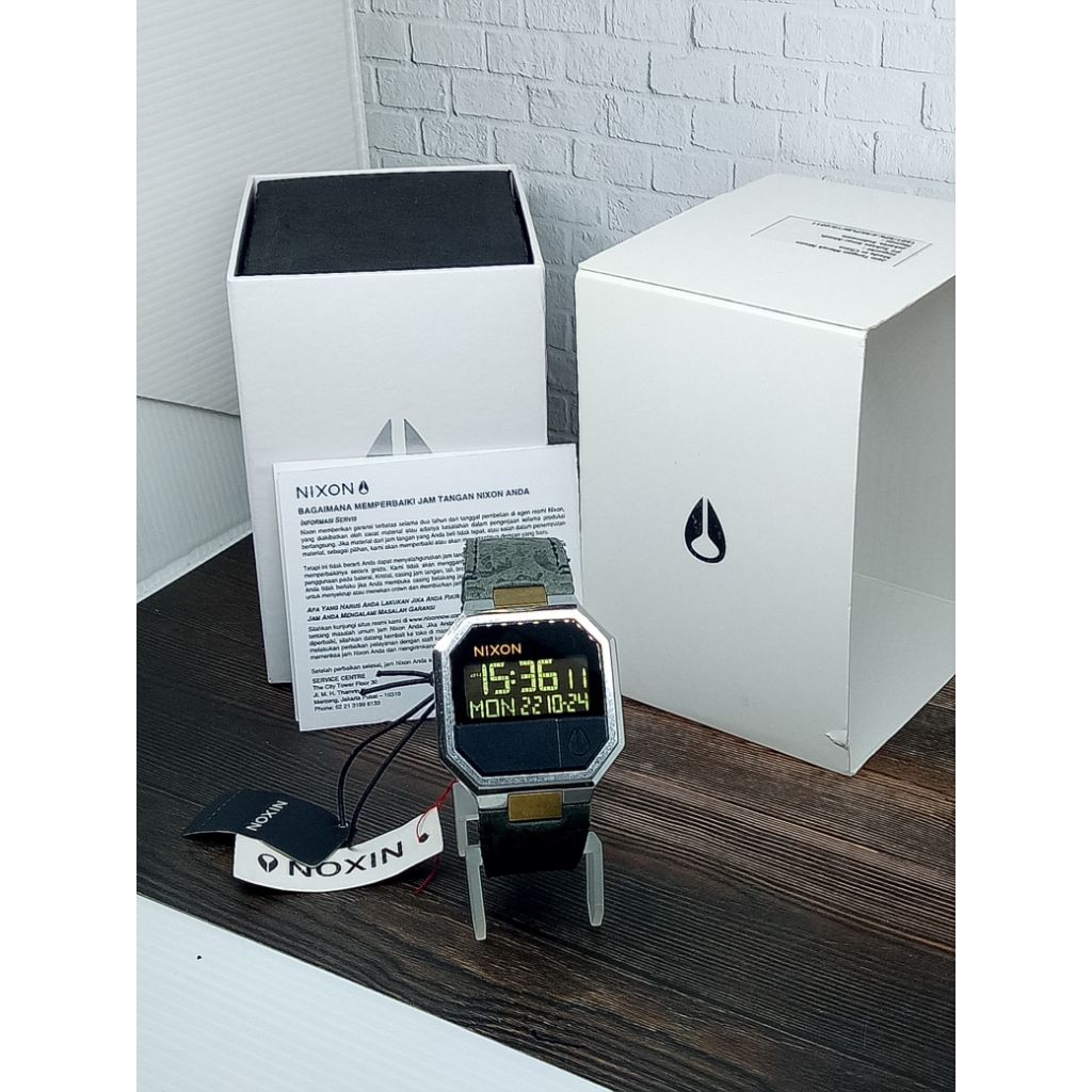 Jam tangan digital pria NIXON A9442222 RE RUN LEATHER garansi resmi original