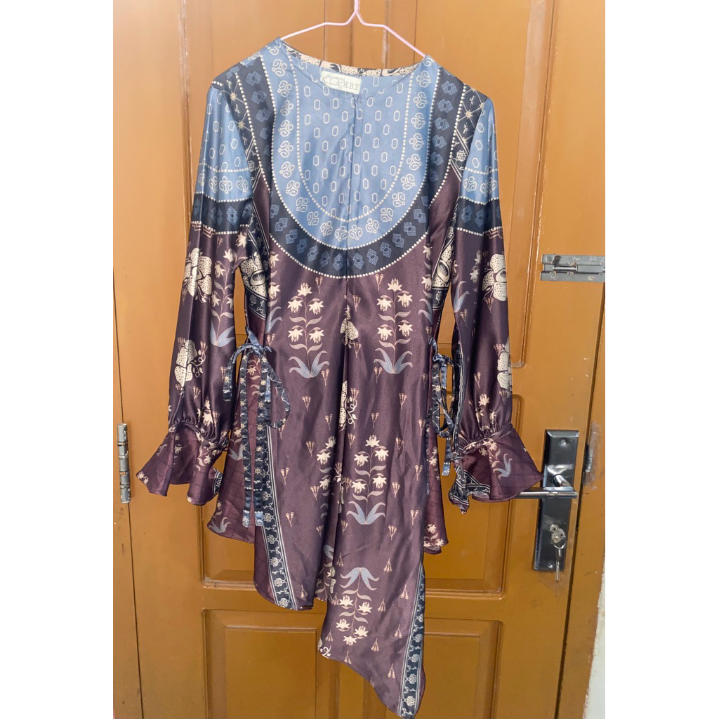 Wearing Klamby Rafflesia Blouse ORIGINAL