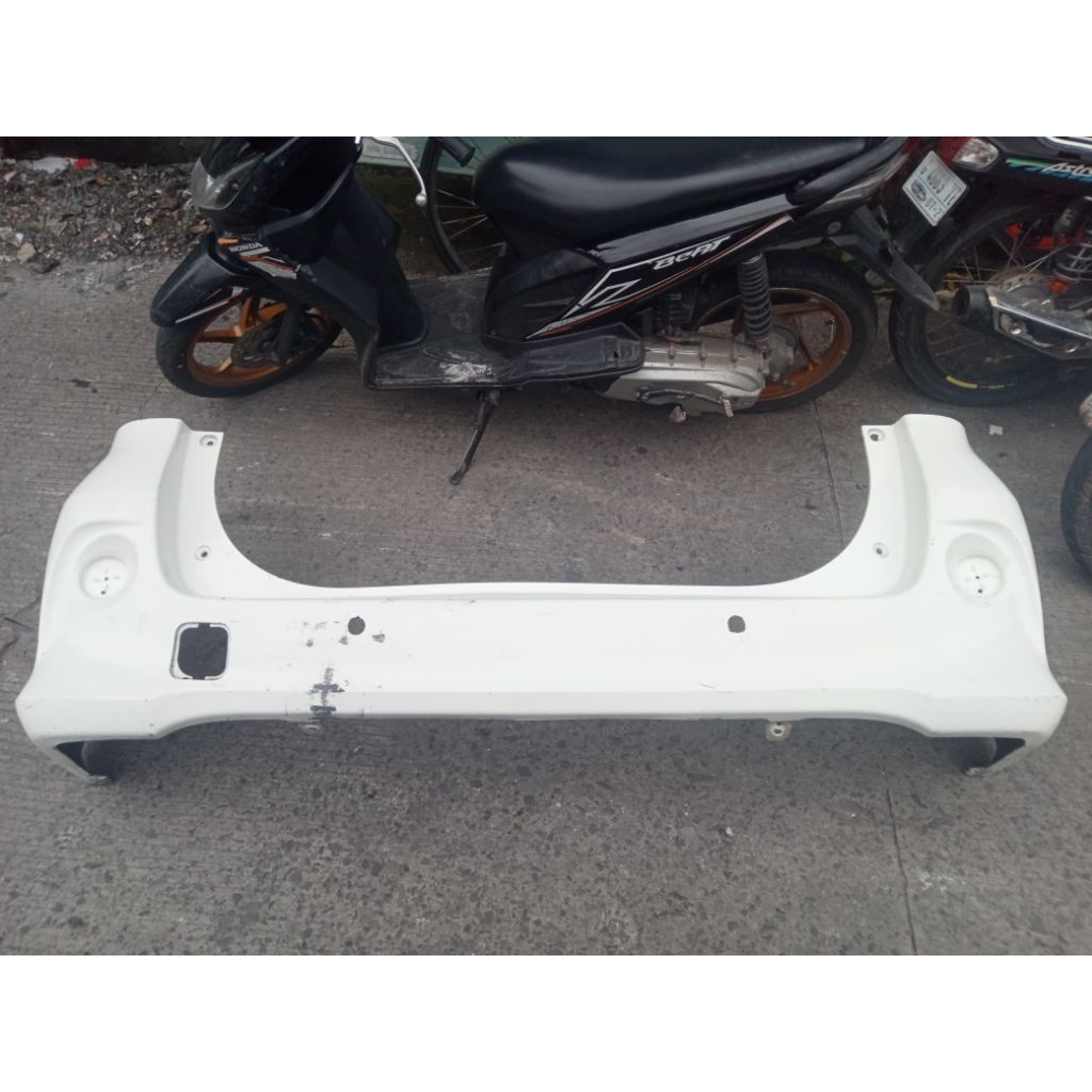bumper bemper belakang Toyota Avanza Veloz 2012-2018 original copotan