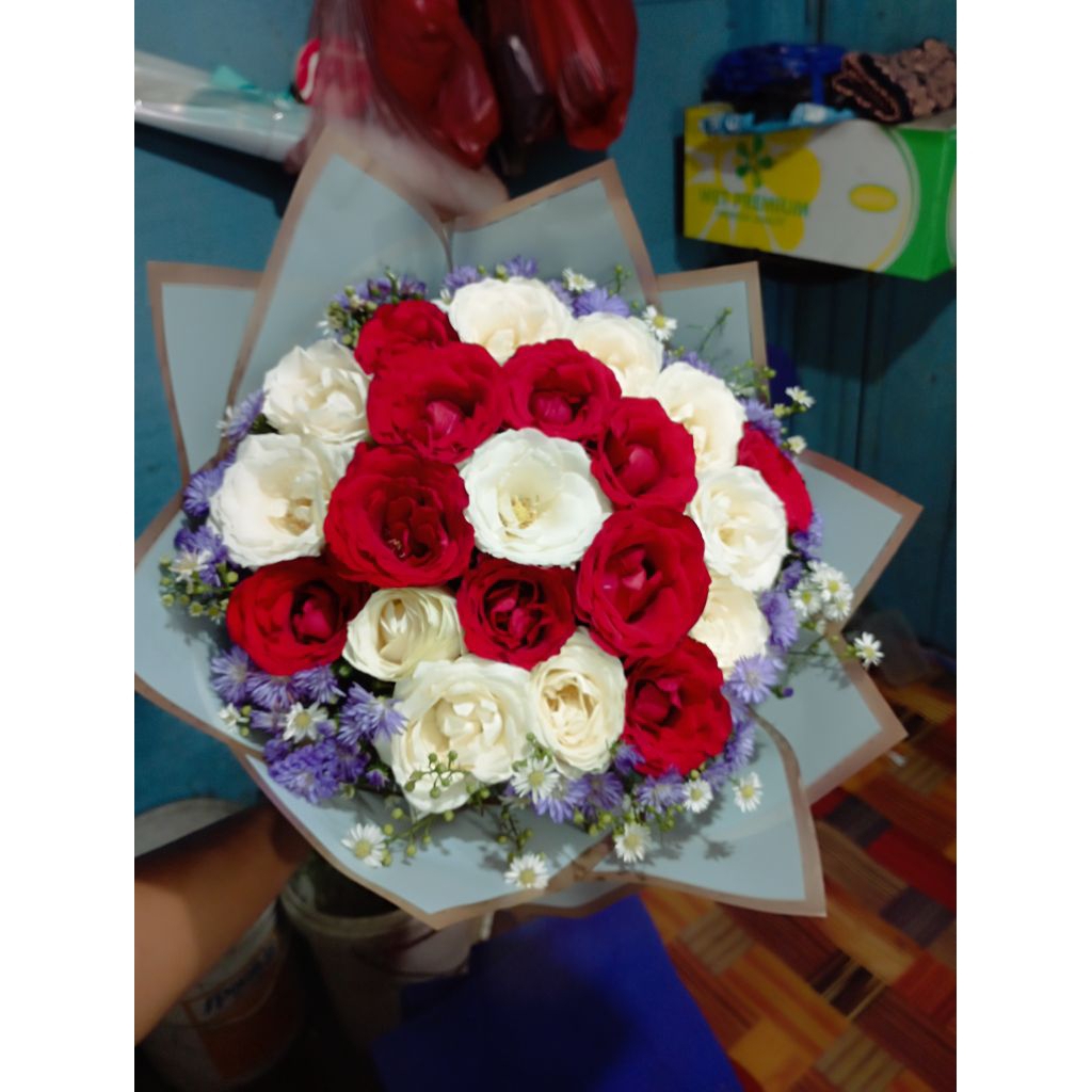 Hand Buket mawar merah, putih asli buket mawar asli