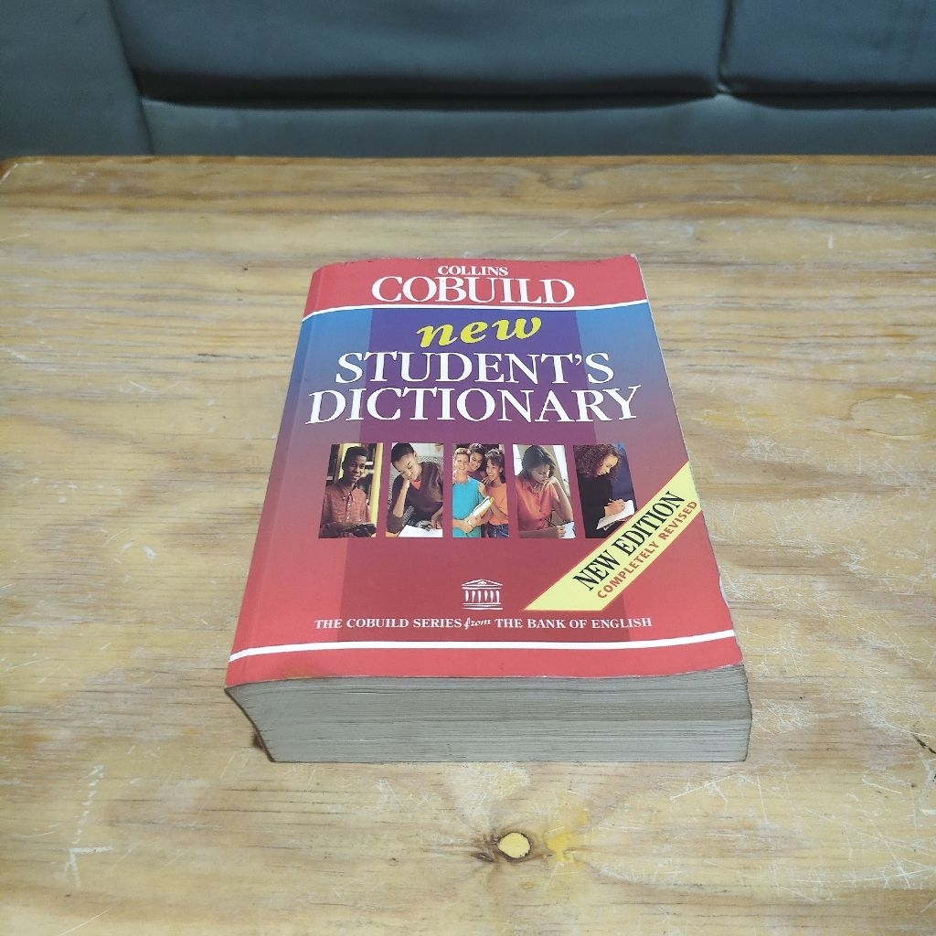 Kamus Collins Cobuild New Students Dictionary