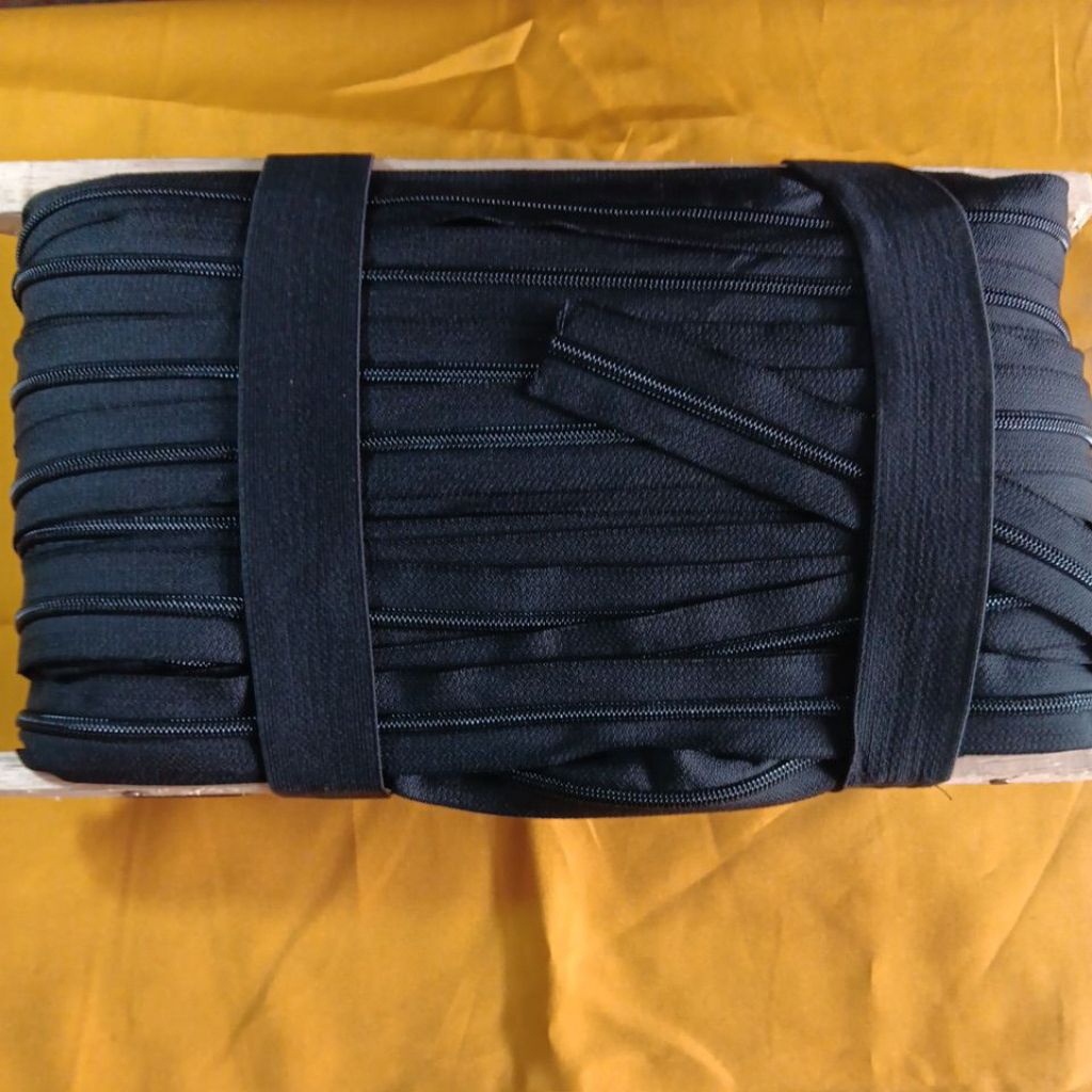 DAUN RIT METERAN TAS YKK NO. 5 WARNA HITAM, NAVY / BIRU TUA, MAROON, MERAH, KREM / CREAME