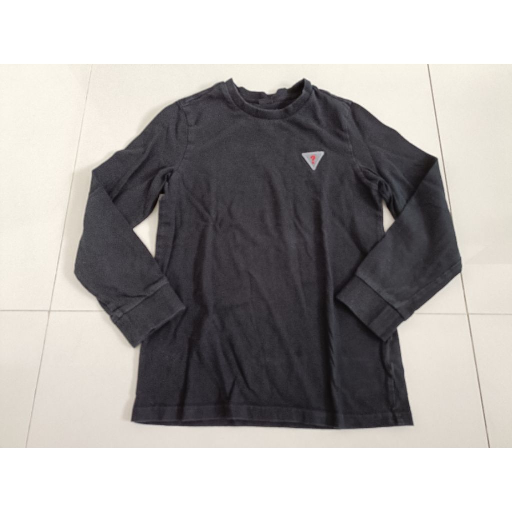 Preloved sweater / kaos lengan panjang anak merk Guess size 145 (7-8 tahun)