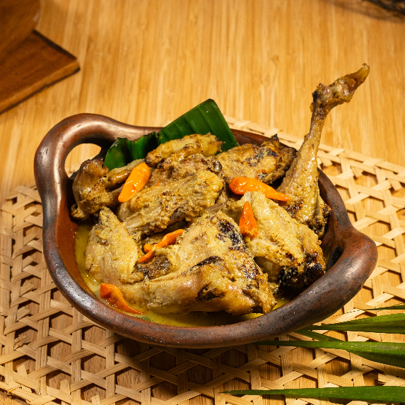 Legok Asri Ayam Lodho Khas Tulungagung Frozen 1 Ekor - Ayam Kampung Bakar Santan Pedas (Vacuum)