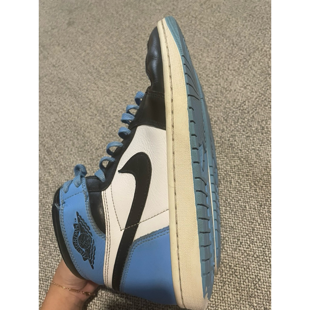 Nike Air Jordan 1 Mid University Blue