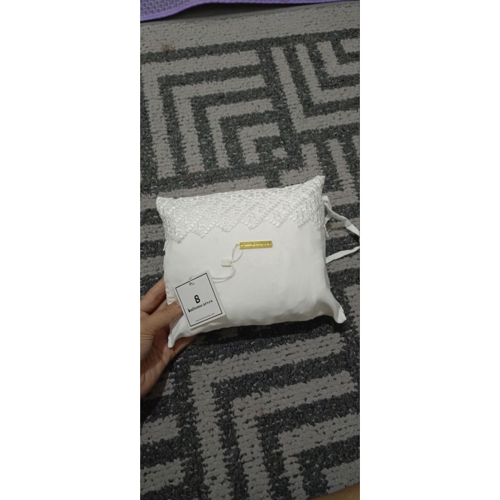 mukena buttonscarves signature lace white (baca deksripsi)