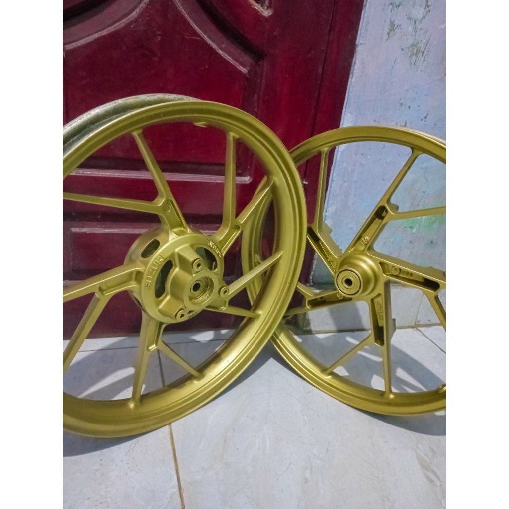 1SET VELG SUZUKI SATRIA FU DEPAN BELAKANG 100%ORIGINAL COPOTAN TINGGAL PASANG WARNA GOLD