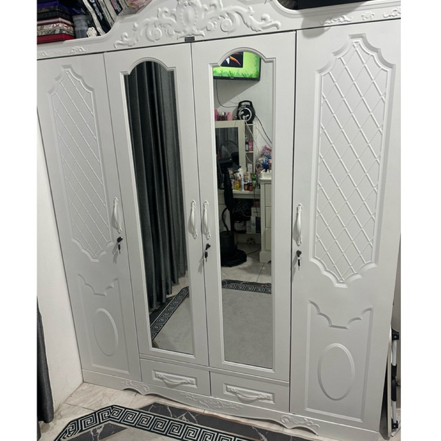 Preloved lemari baju bahan besi metal bekas second